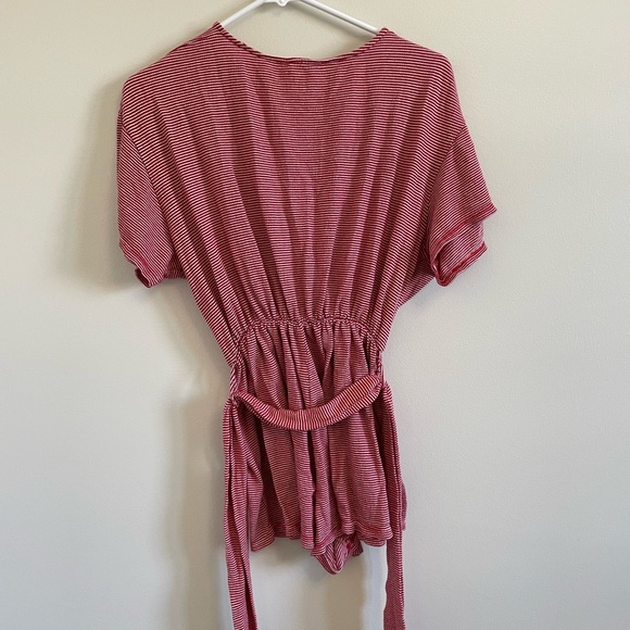 Red &White Seersucker Shorts Jumper - Picture 4 of 4